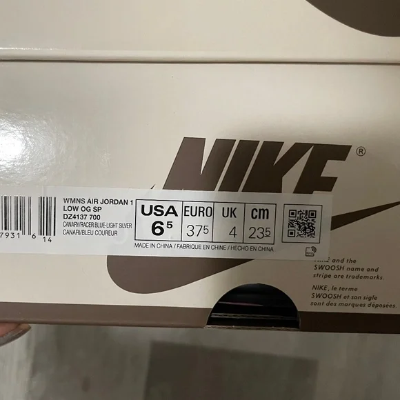 NIKE: Travis Scott x Air Jordan 1 Low "Canary" W8/M 6.5 - Picture 4 of 4